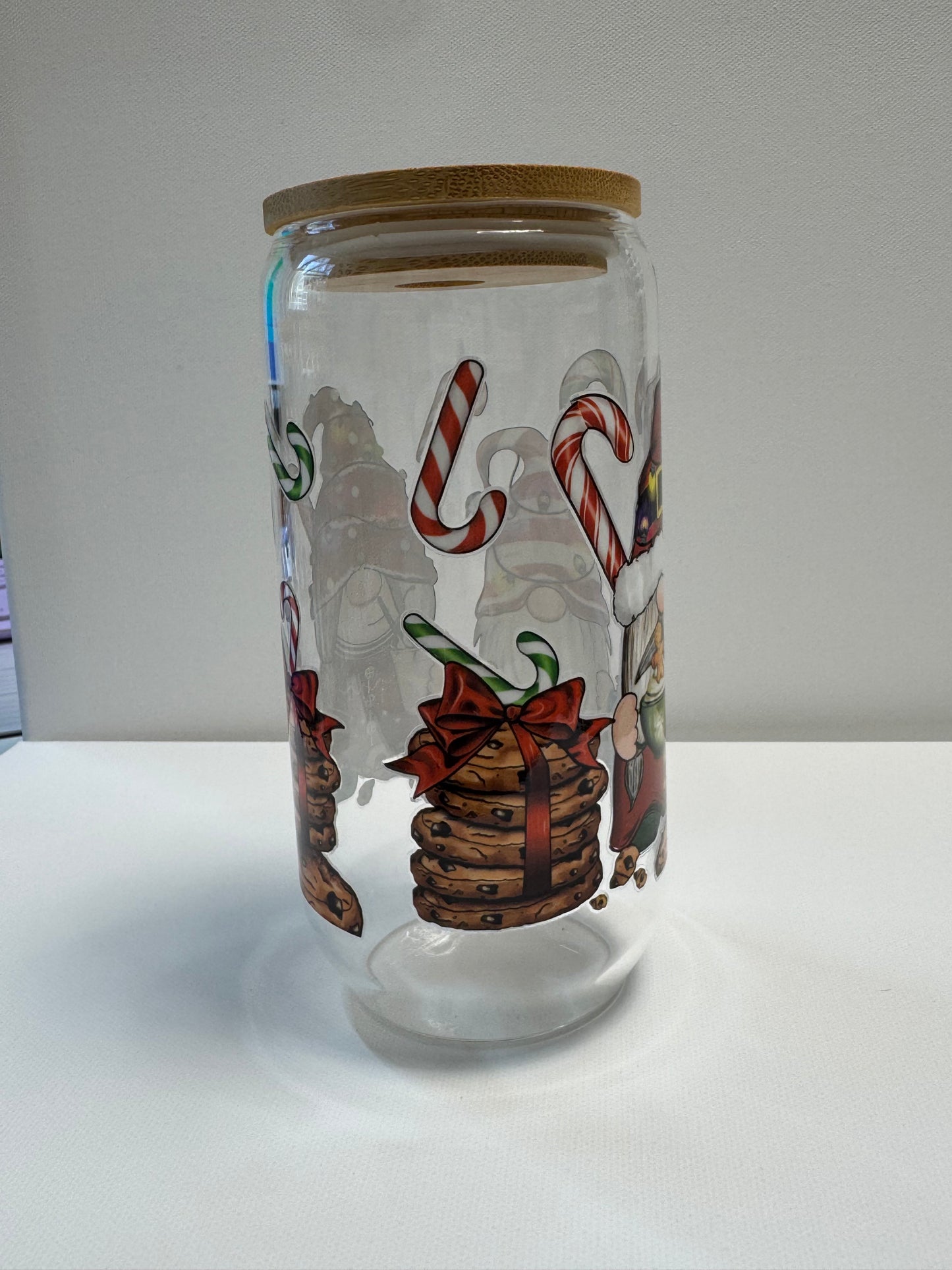 16oz Glass single wall cup w/Christmas gnomes